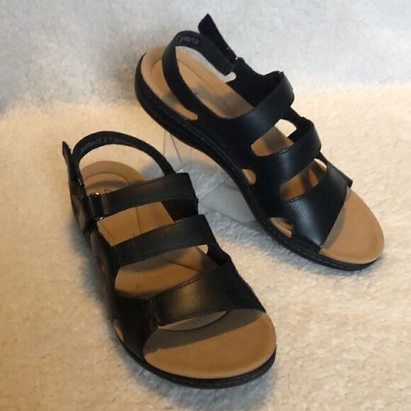 Clarks Collection Adjustable Sandals - Laurieann Style black size 10 wide - Picture 2 of 7